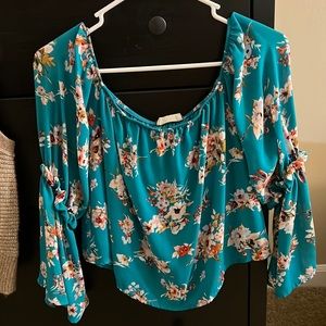 Floral top. Size Small